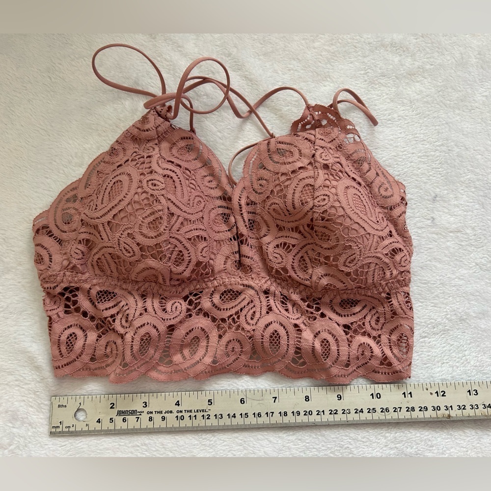 Pink Victoria’s Secret Bralette​